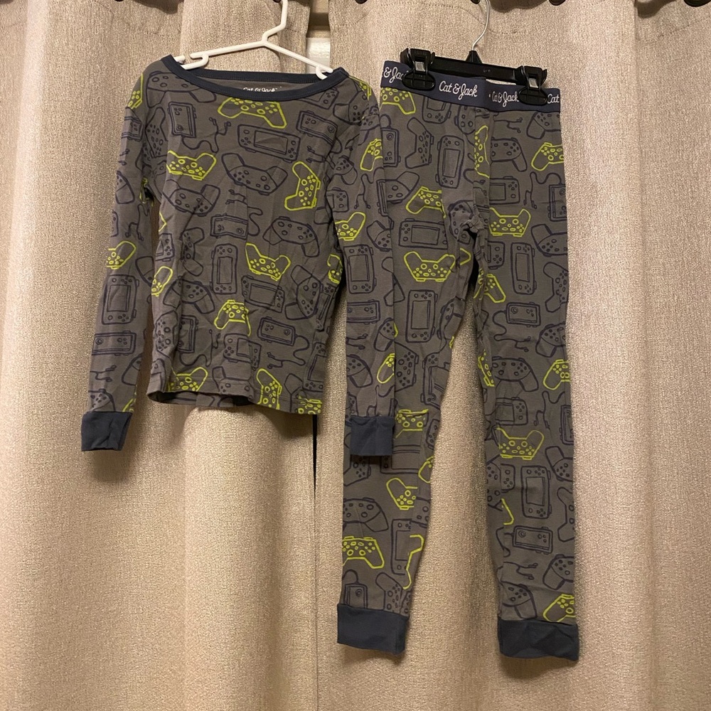Cat & Jack Gray and Lime Kids Gaming Pajama Set, Size 8